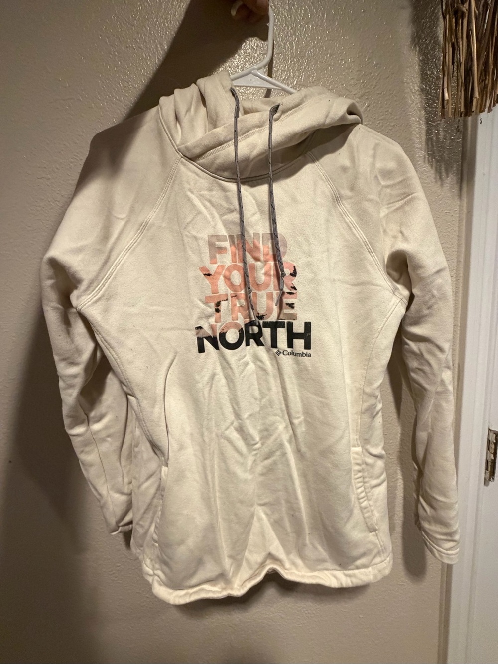 Columbia women’s Cream Pullover Hoodie - 'Find Your True North'